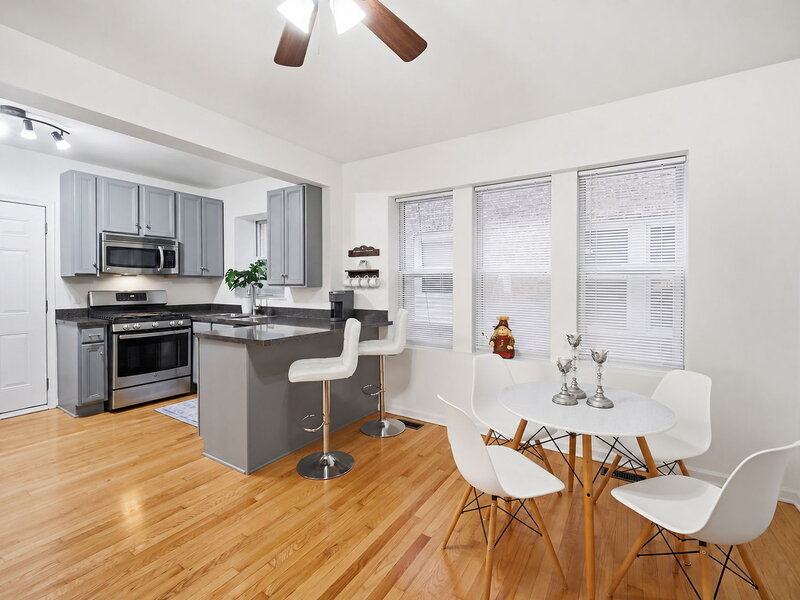 6305 N Claremont Avenue Chicago IL 60659