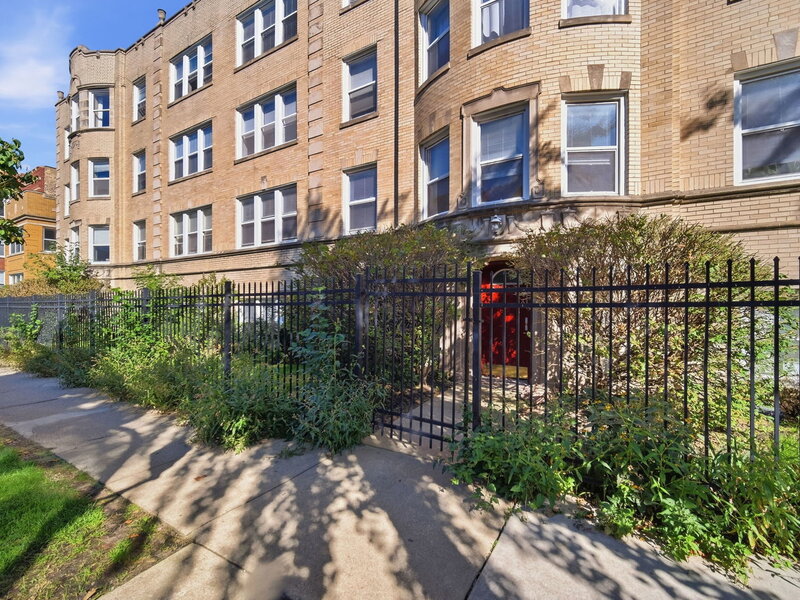 6305 N Claremont Avenue Chicago IL 60659