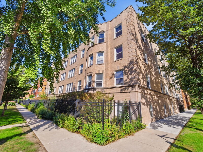 6305 N Claremont Avenue Chicago IL 60659