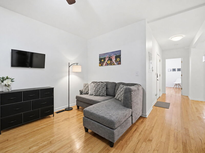 6305 N Claremont Avenue Chicago IL 60659