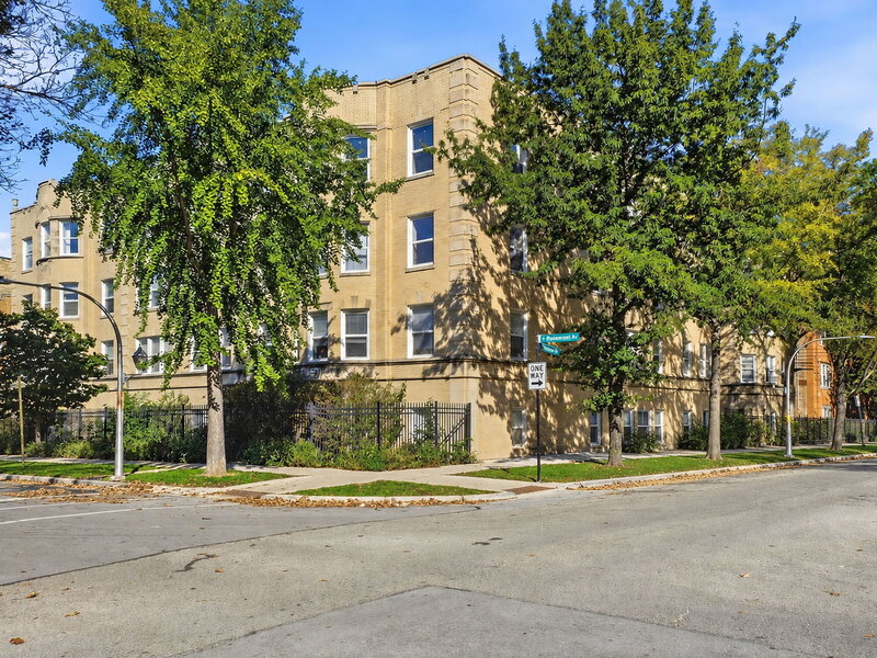 6305 N Claremont Avenue Chicago IL 60659