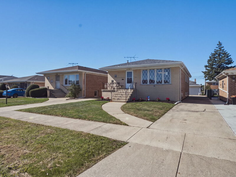 536 Muskegon Avenue Calumet City IL 60409