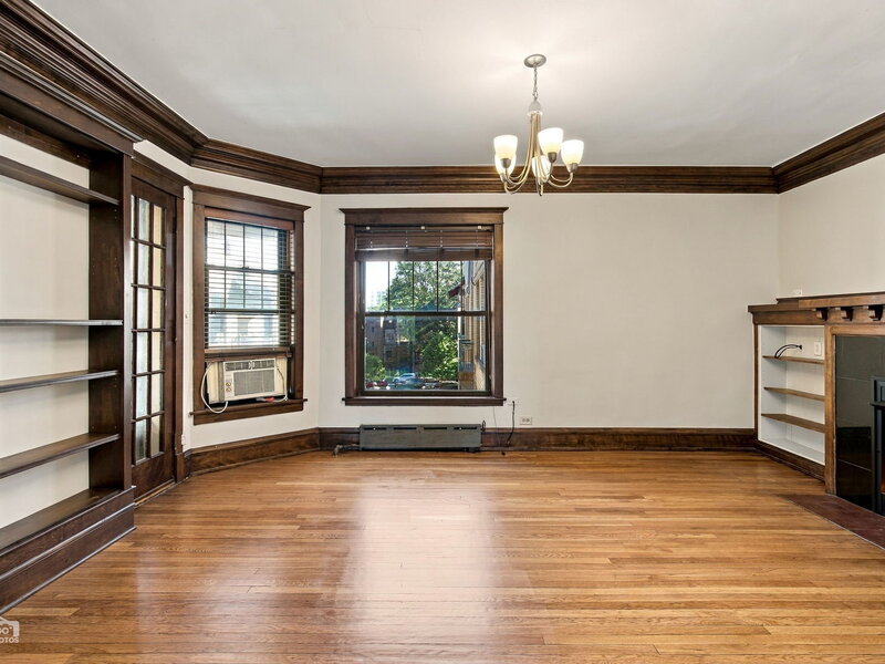 5520 S Cornell Avenue Chicago IL 60637