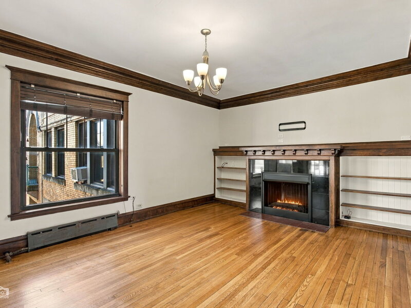 5520 S Cornell Avenue Chicago IL 60637