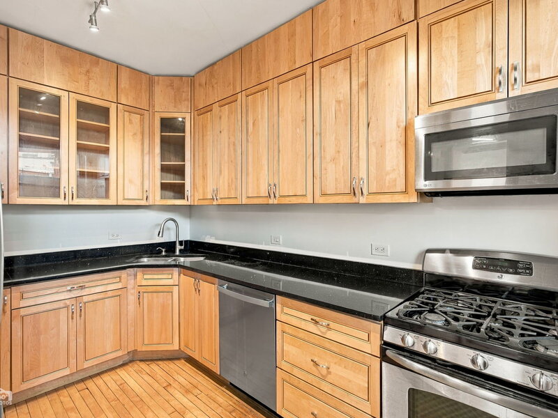 5520 S Cornell Avenue Chicago IL 60637