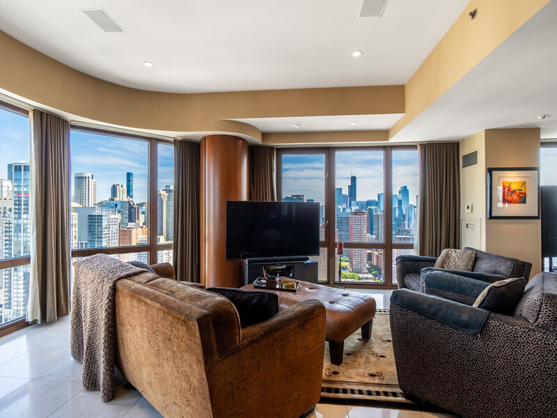 111 W Maple Street Chicago IL 60610