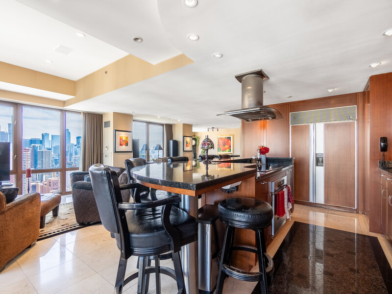 111 W Maple Street Chicago IL 60610