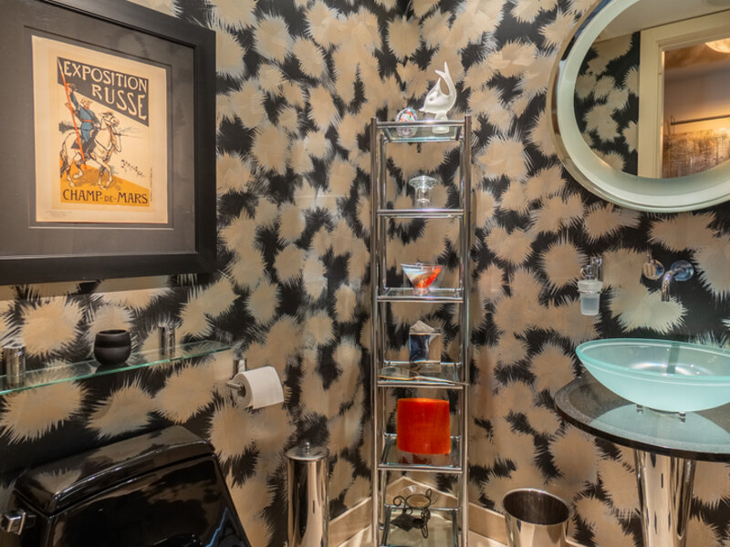 111 W Maple Street Chicago IL 60610