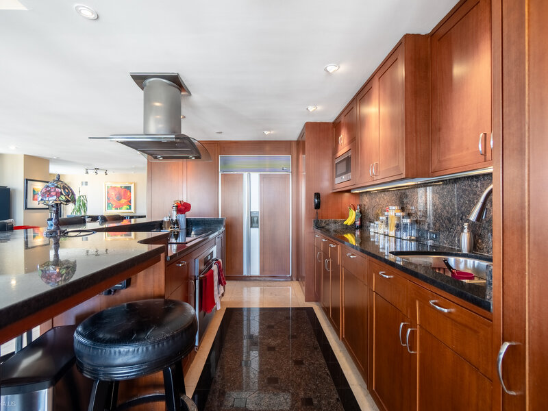 111 W Maple Street Chicago IL 60610