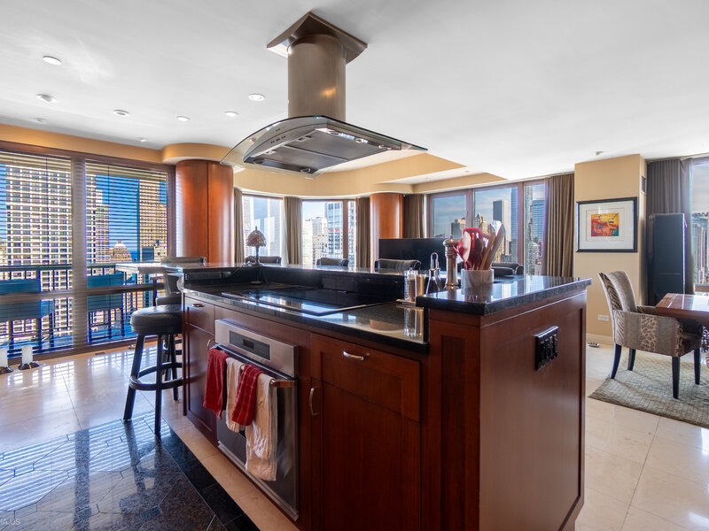 111 W Maple Street Chicago IL 60610