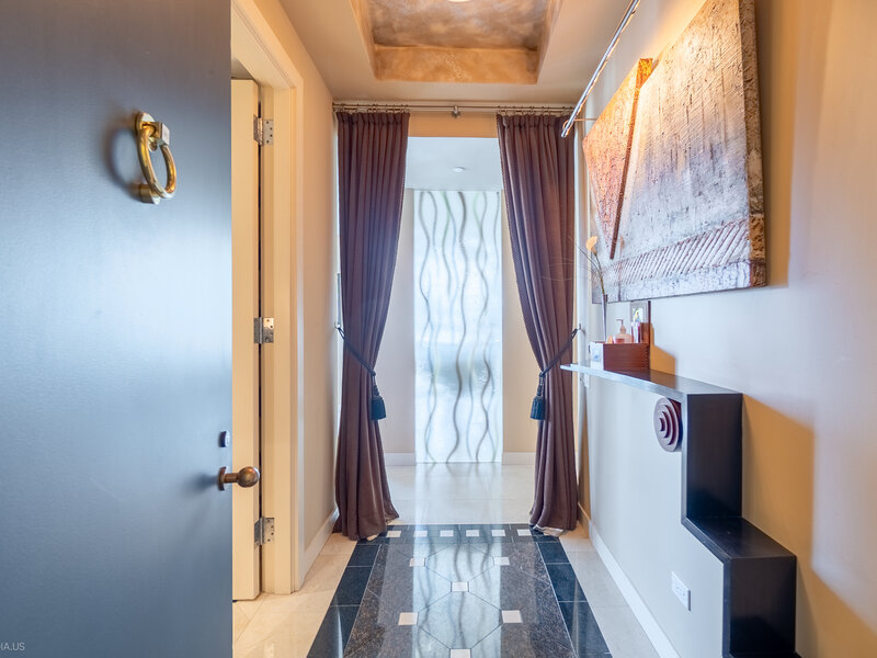 111 W Maple Street Chicago IL 60610