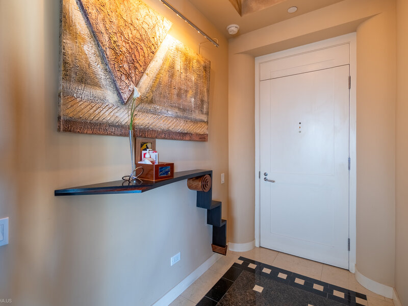 111 W Maple Street Chicago IL 60610