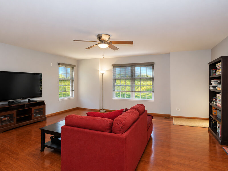 570 Springbrook Trail Oswego IL 60543