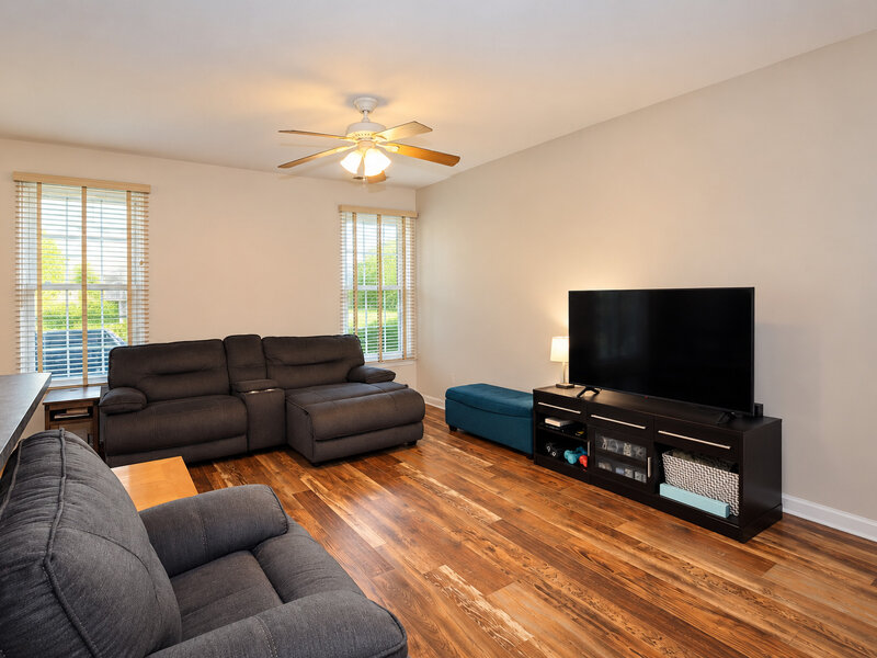 570 Springbrook Trail Oswego IL 60543