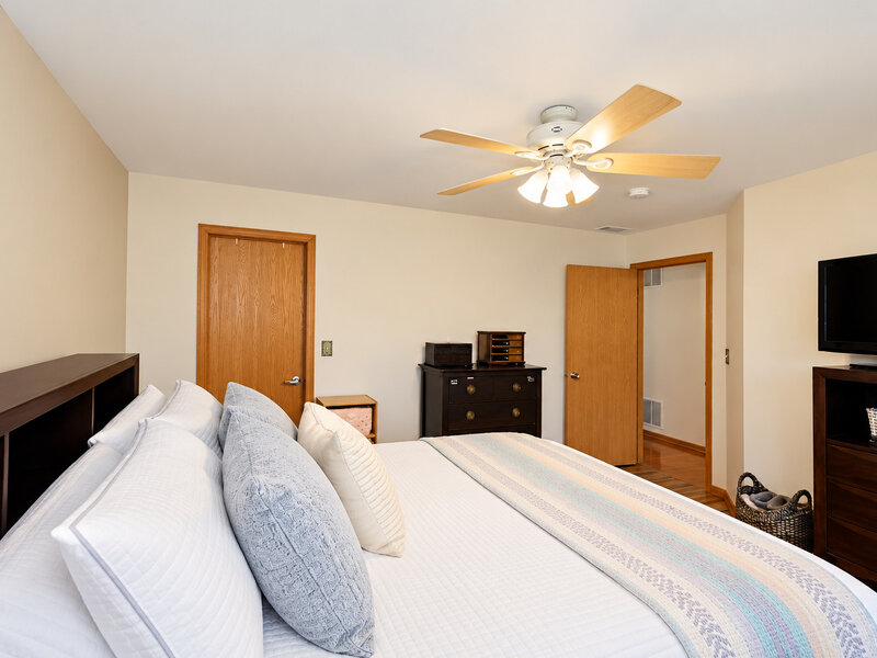 570 Springbrook Trail Oswego IL 60543