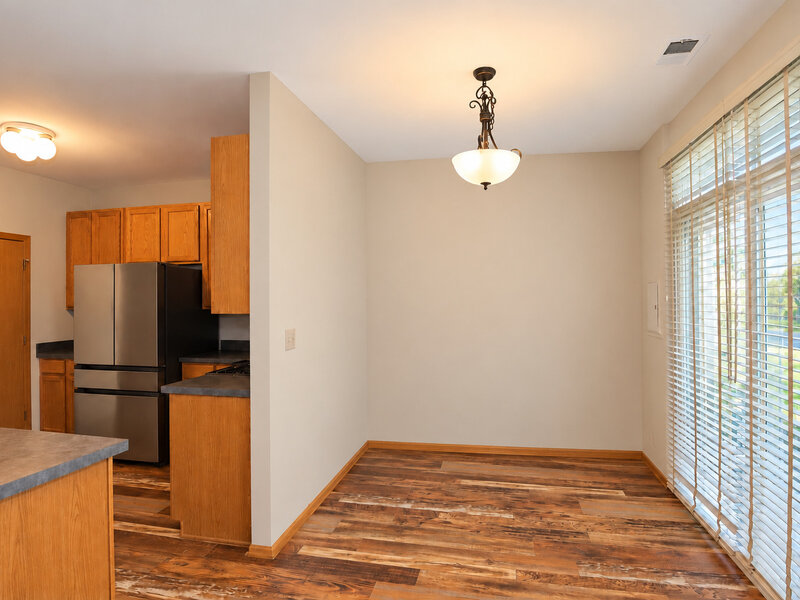 570 Springbrook Trail Oswego IL 60543