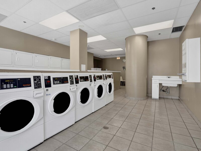 111 W Maple Street Chicago IL 60610