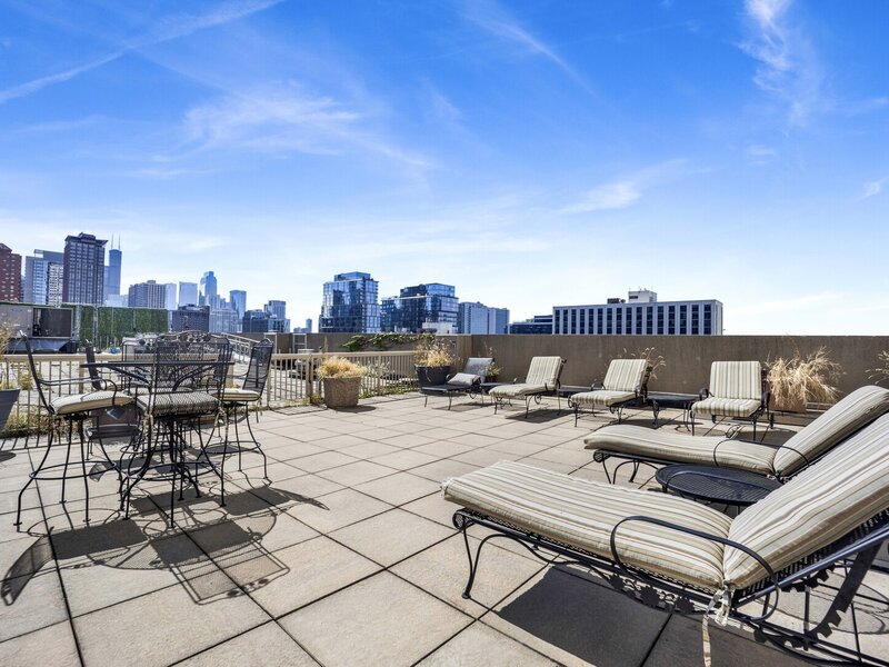 111 W Maple Street Chicago IL 60610