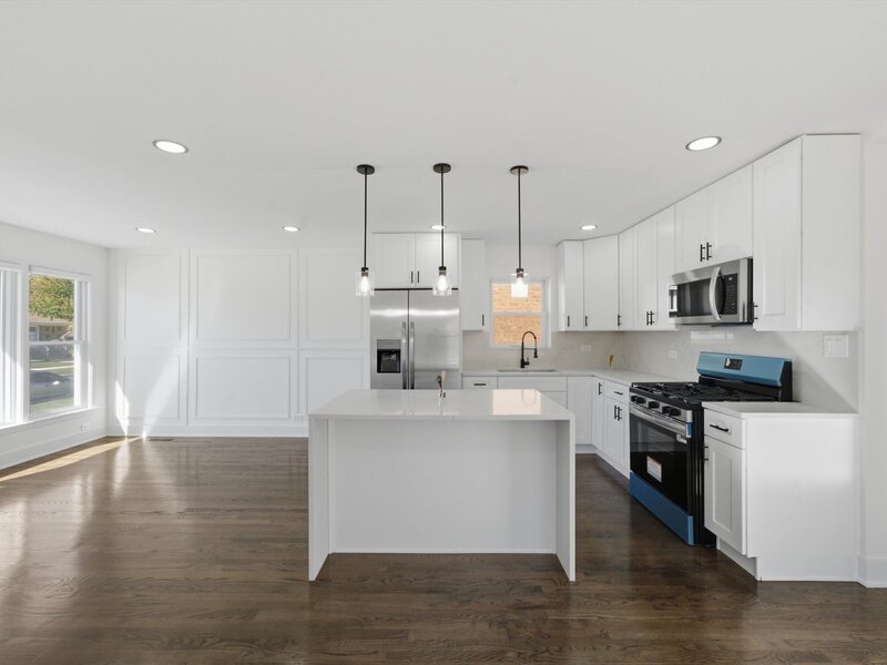 5711 S Mayfield Avenue Chicago IL 60638