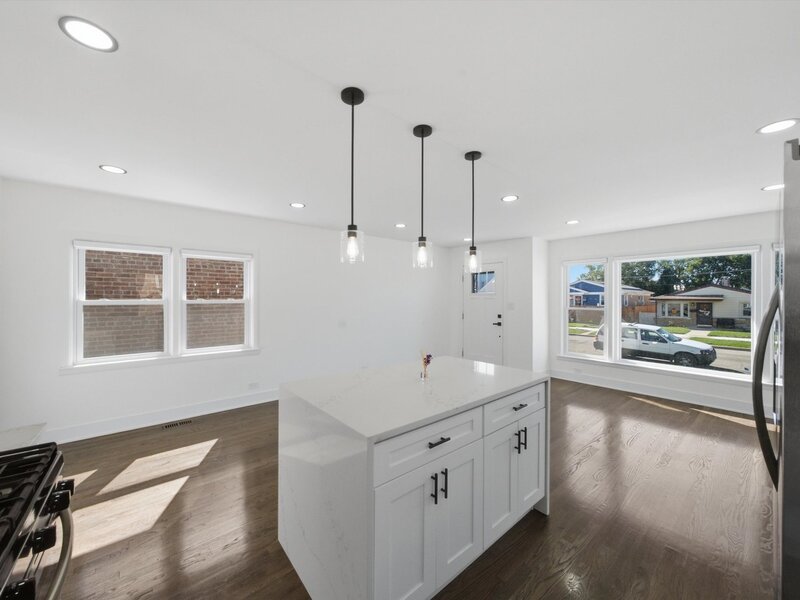5711 S Mayfield Avenue Chicago IL 60638