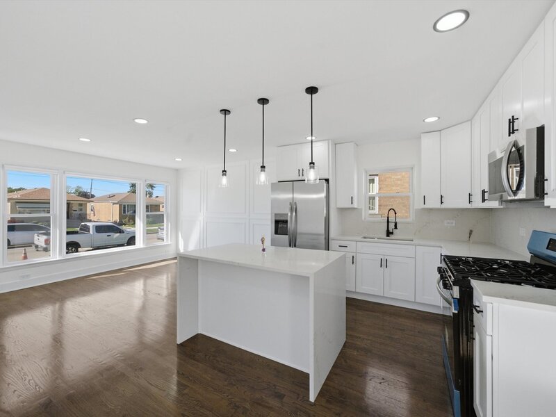 5711 S Mayfield Avenue Chicago IL 60638