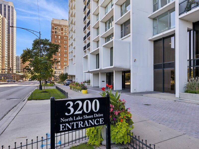 3200 N Lake Shore Drive Chicago IL 60657