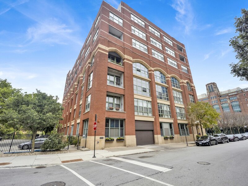 2001 S Calumet Street Chicago IL 60616