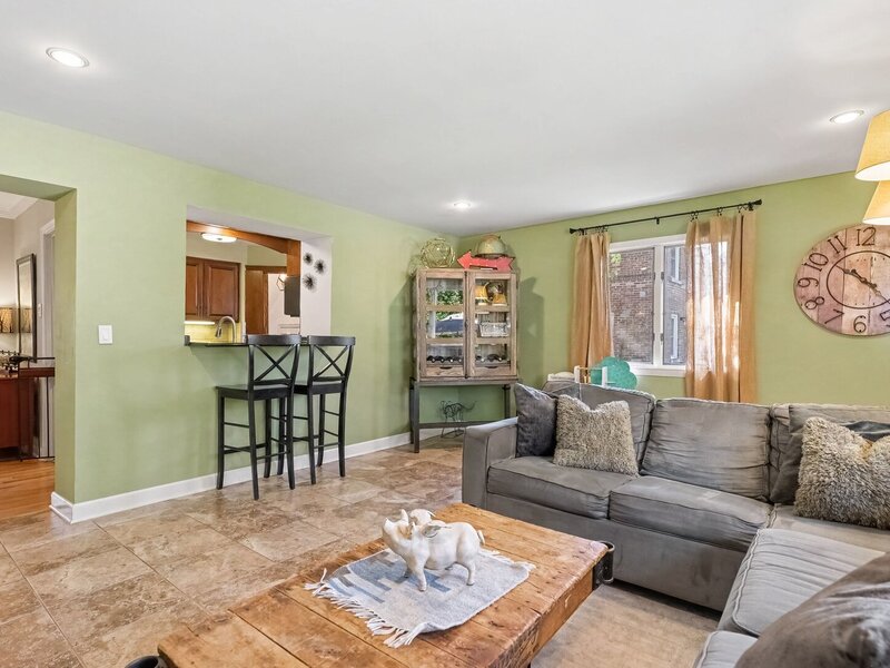 2342 S 3rd Avenue North Riverside IL 60546