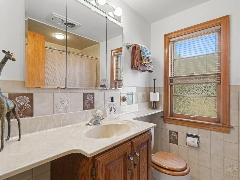 2342 S 3rd Avenue North Riverside IL 60546
