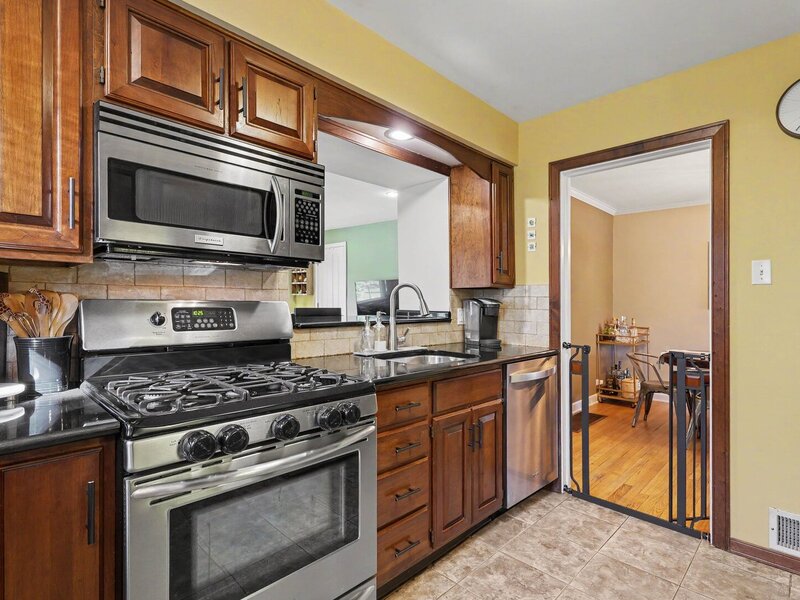 2342 S 3rd Avenue North Riverside IL 60546