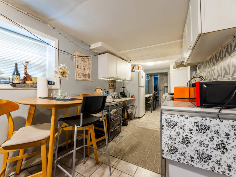 8031 S Woodlawn Avenue Chicago IL 60619