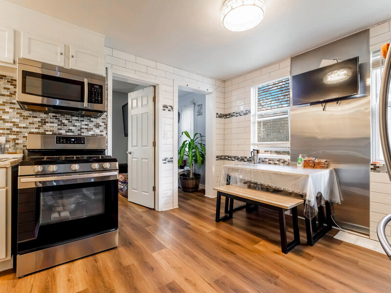 8031 S Woodlawn Avenue Chicago IL 60619
