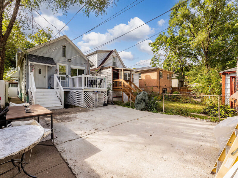 8031 S Woodlawn Avenue Chicago IL 60619