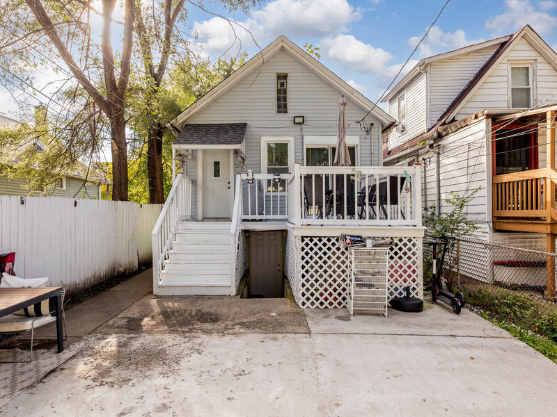 8031 S Woodlawn Avenue Chicago IL 60619