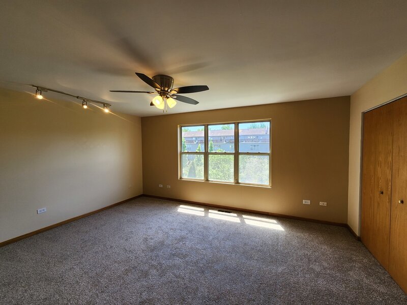 2363 E 70th Place Chicago IL 60649