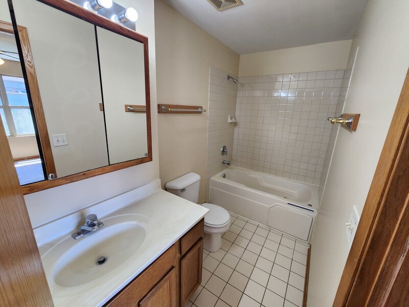 2363 E 70th Place Chicago IL 60649