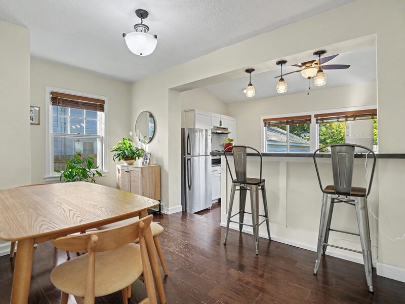 2342 24 1/2 Street Rock Island IL 61201