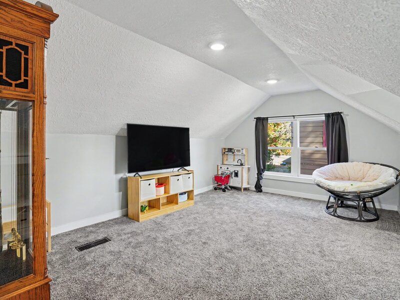 2342 24 1/2 Street Rock Island IL 61201