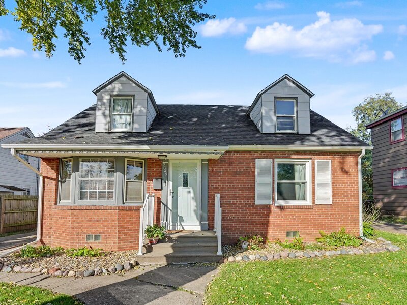 2342 24 1/2 Street Rock Island IL 61201