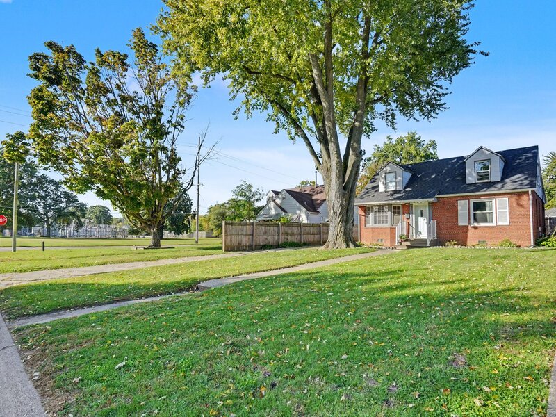 2342 24 1/2 Street Rock Island IL 61201
