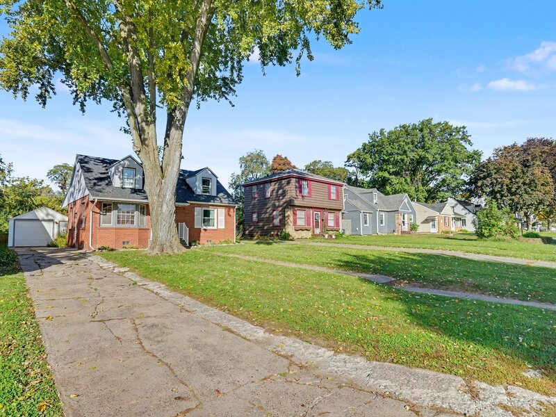 2342 24 1/2 Street Rock Island IL 61201