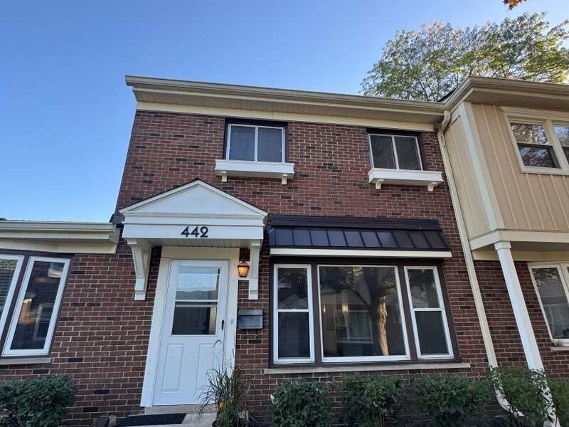 442 Congress Court Wood Dale IL 60191