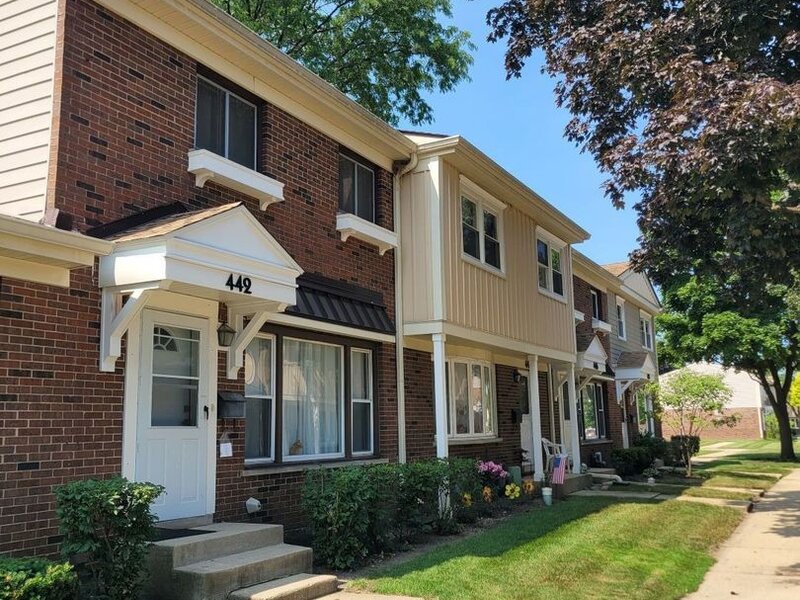 442 Congress Court Wood Dale IL 60191