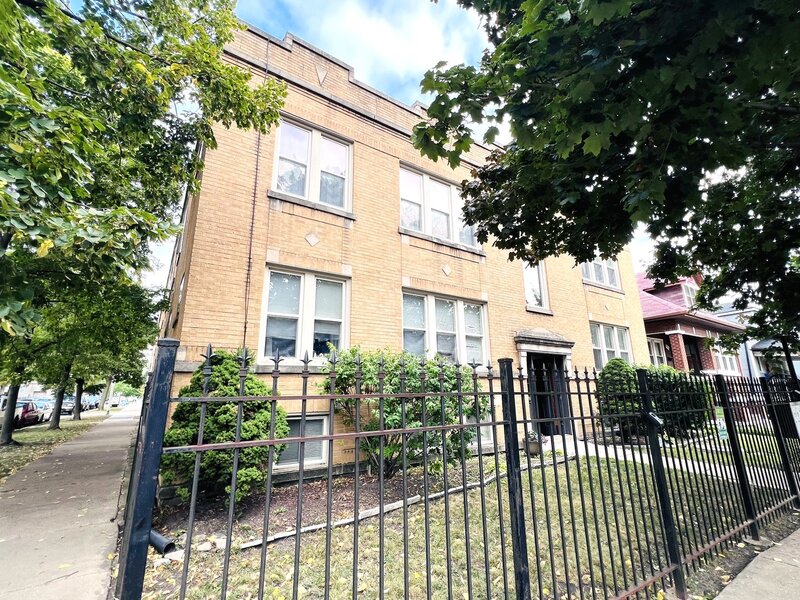 2743 N Lavergne Avenue Chicago IL 60639