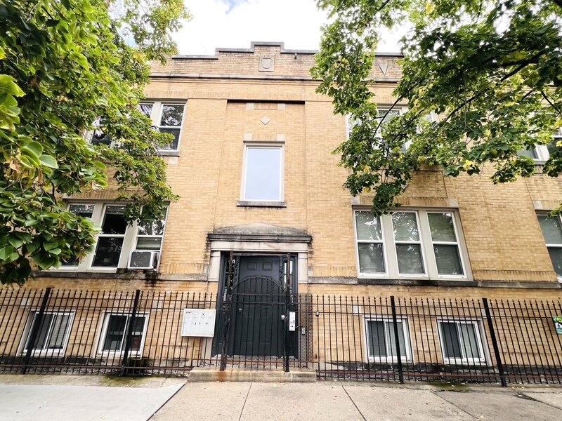 2743 N Lavergne Avenue Chicago IL 60639