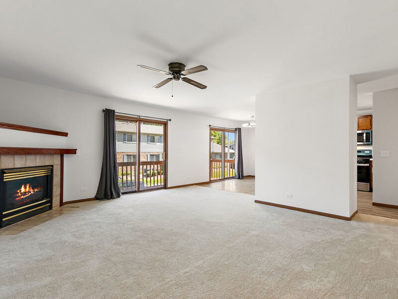 320 Woodridge Circle South Elgin IL 60177