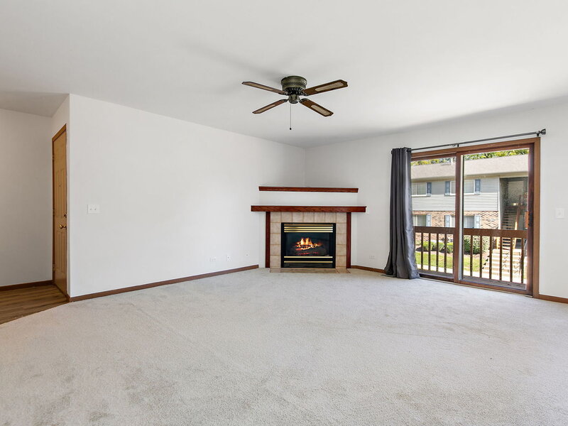 320 Woodridge Circle South Elgin IL 60177