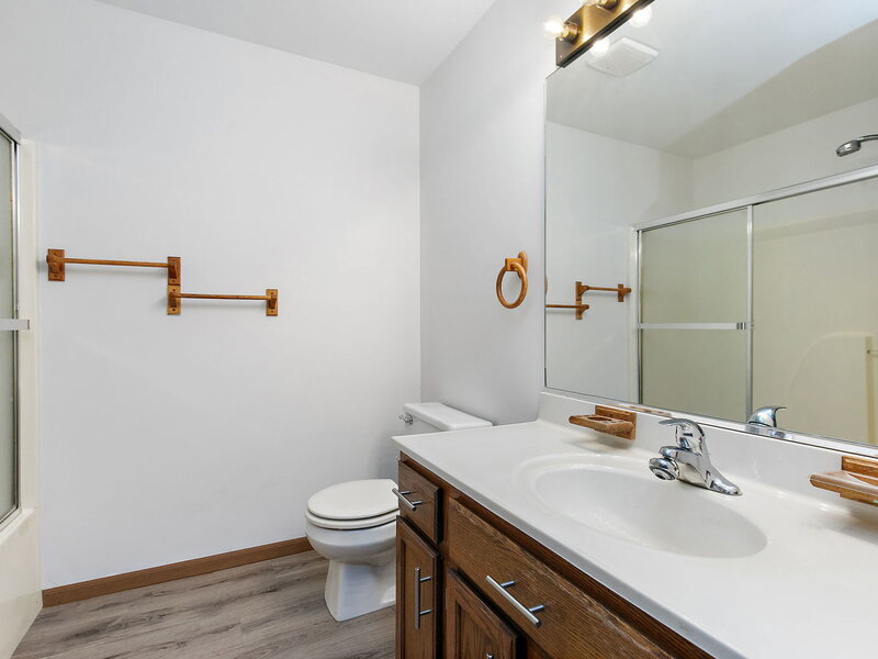 320 Woodridge Circle South Elgin IL 60177