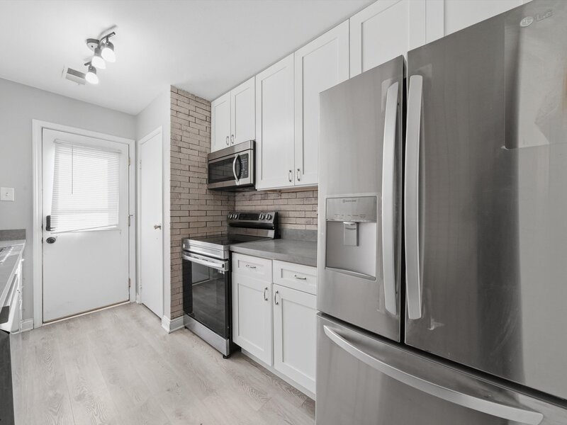 9386 Bay Colony Drive Des Plaines IL 60016