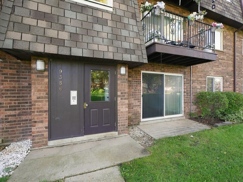 9386 Bay Colony Drive Des Plaines IL 60016